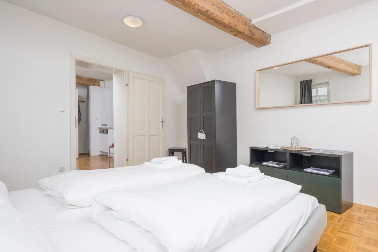 Zum Grazer Uhrturm Apartment Luaran gambar